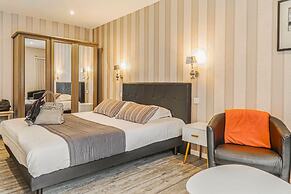 Hotel SPA Piscine le Petit Castel