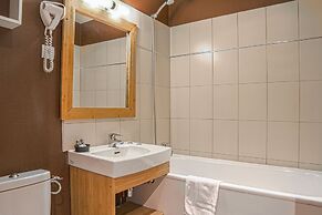 Hotel SPA Piscine le Petit Castel