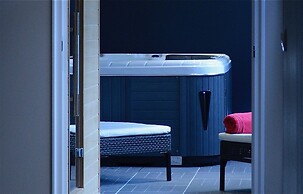 Hotel SPA Piscine le Petit Castel