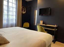 Hotel SPA Piscine le Petit Castel