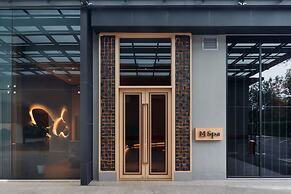 M Resort & Hotel
