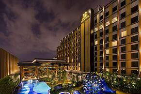 M Resort & Hotel