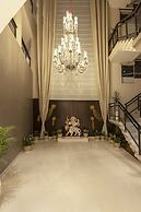 The Vaishnodevi Sarovar Portico