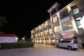 The Vaishnodevi Sarovar Portico