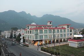 The Vaishnodevi Sarovar Portico