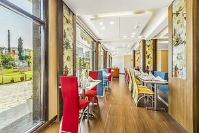 The Vaishnodevi Sarovar Portico