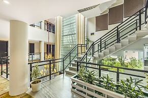 The Vaishnodevi Sarovar Portico