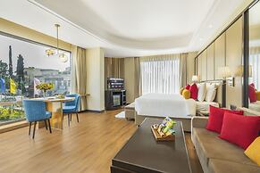 The Vaishnodevi Sarovar Portico