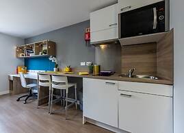 JOIVY Affordable Edinburgh - Adults only