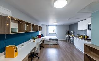 JOIVY Affordable Edinburgh - Adults only