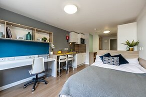 JOIVY Affordable Edinburgh - Adults only