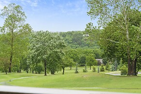 18th Fairway View - Club Amenities