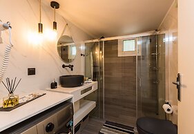 Mpali Bay View And Beach Front Apt Crete