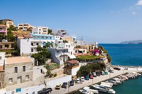 Mpali Bay View And Beach Front Apt Crete