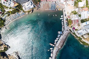 Mpali Bay View And Beach Front Apt Crete