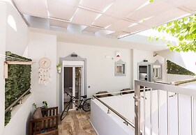 Mpali Bay View And Beach Front Apt Crete