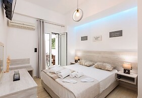 Mpali Bay View And Beach Front Apt Crete