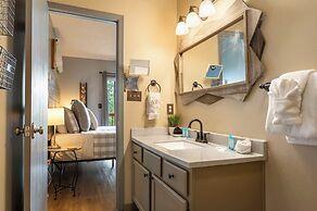 Black Bear Lodge - 1 Mile From Silver Dollar City