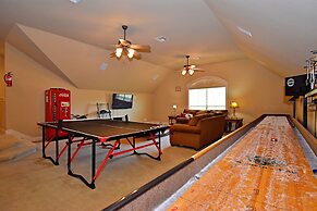 Pet-friendly Oasis in Gated Community!