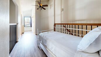 Crestview #2 - Close to The Village, Near Year-round Outdoor Activitie