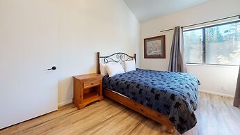 Crestview #2 - Close to The Village, Near Year-round Outdoor Activitie