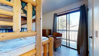 Crestview #2 - Close to The Village, Near Year-round Outdoor Activitie