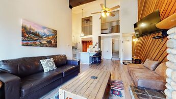 Crestview #2 - Close to The Village, Near Year-round Outdoor Activitie