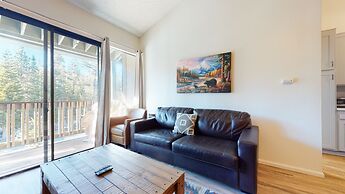 Crestview #2 - Close to The Village, Near Year-round Outdoor Activitie