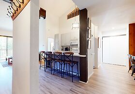 Crestview #2 - Close to The Village, Near Year-round Outdoor Activitie