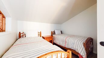 Crestview #2 - Close to The Village, Near Year-round Outdoor Activitie