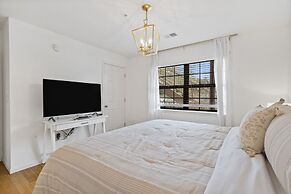 Foothills Walk-in - On-site Amenities