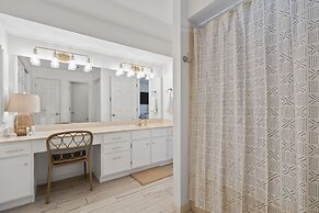 Foothills Walk-in - On-site Amenities