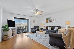 Foothills Walk-in - On-site Amenities