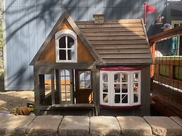 The Blue Lake House - Family fun Abound