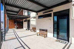 Convenient Condo Near Zilker & Barton Springs!