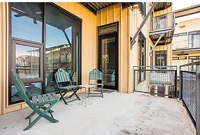 Convenient Condo Near Zilker & Barton Springs!