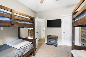 Majestic Luxury Condo at Table Rock Lake