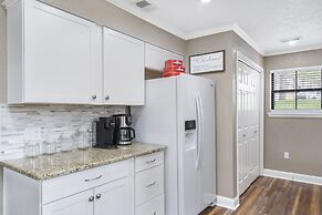 Makin' Memories - Community Pool