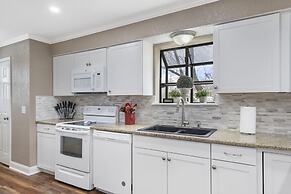 Makin' Memories - Community Pool