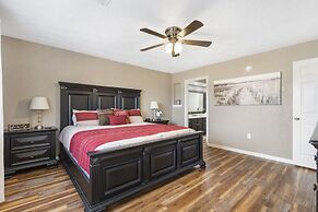 Makin' Memories - Community Pool