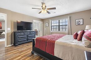 Makin' Memories - Community Pool