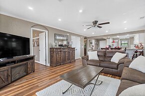 Makin' Memories - Community Pool