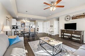 Oak Lane Escape - Branson - Resort Condo on Golf Course w/ Endless Ame