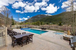 2300 Red Hawk Lodge 3 Bedroom Condo by RedAwning