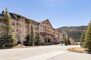 2300 Red Hawk Lodge 3 Bedroom Condo by RedAwning