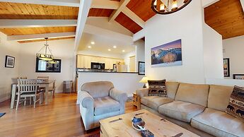 Villa De Los Pinos - Year-round Activities, Nearby Shopping & Restaura