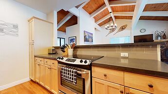 Villa De Los Pinos - Year-round Activities, Nearby Shopping & Restaura