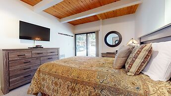 Villa De Los Pinos - Year-round Activities, Nearby Shopping & Restaura