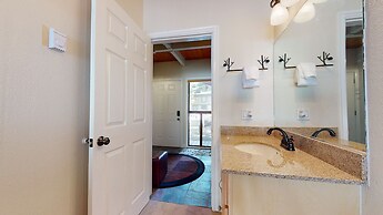 Villa De Los Pinos - Year-round Activities, Nearby Shopping & Restaura