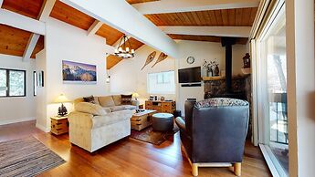 Villa De Los Pinos - Year-round Activities, Nearby Shopping & Restaura